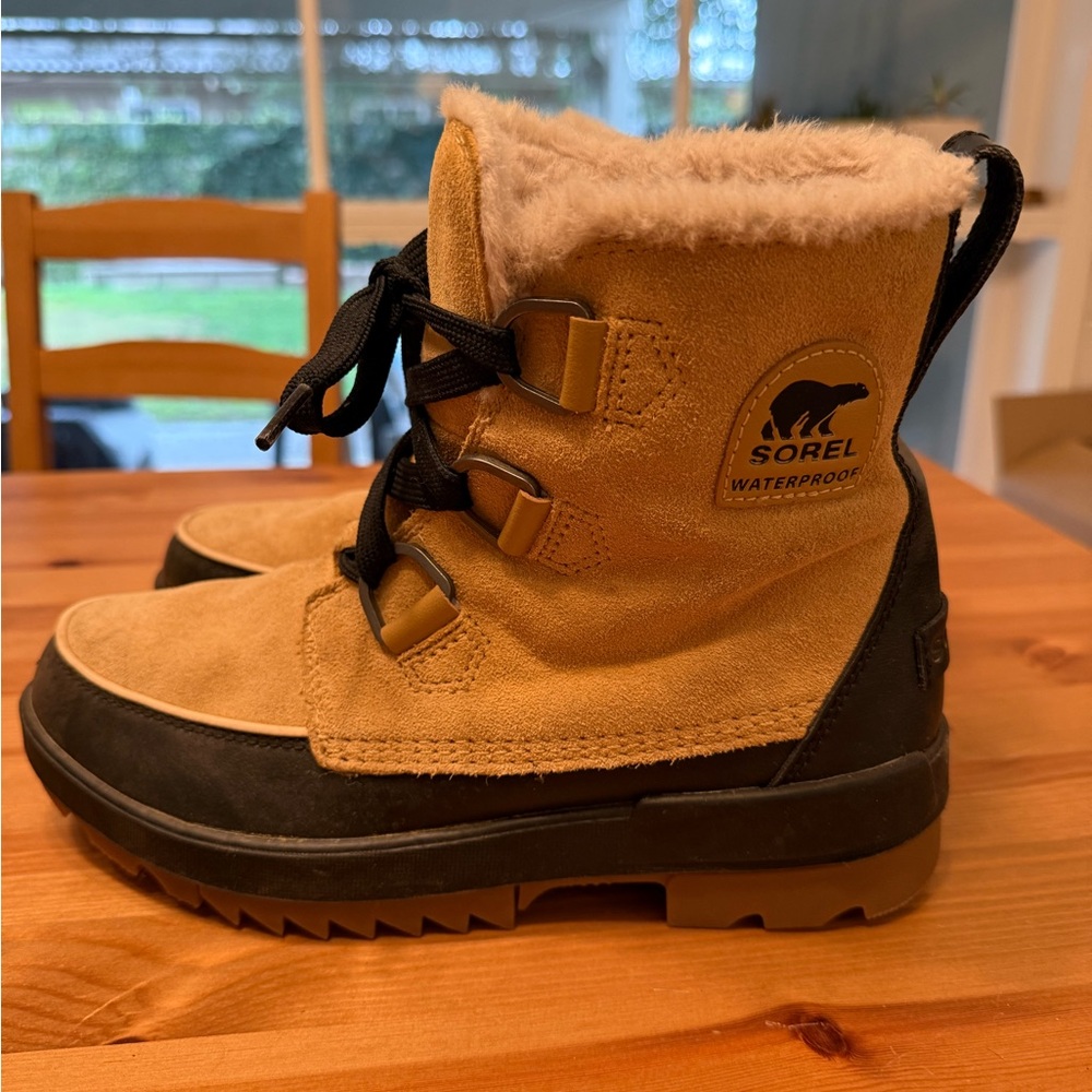 Sorel Camel and Black Winter Boots
